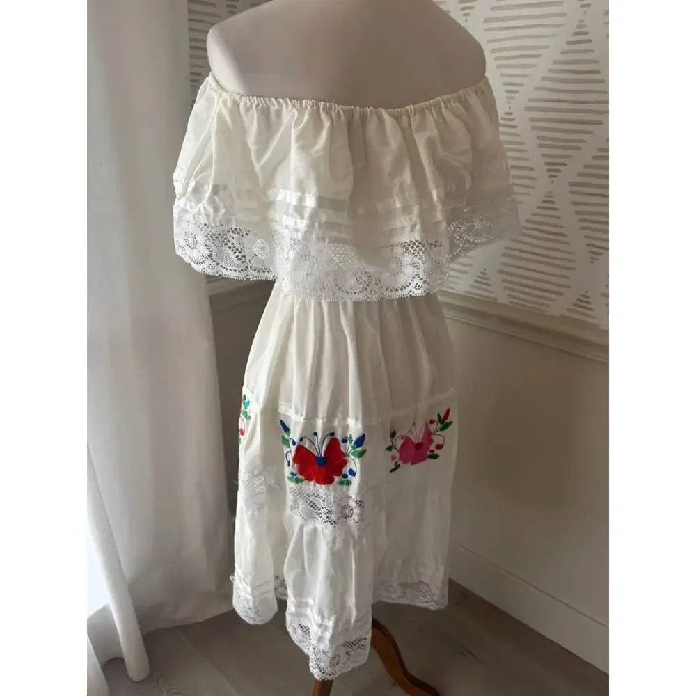 Traditional Women’s Small Peasant Campesina Mexican Fiesta Dress - Picture 3 of 6